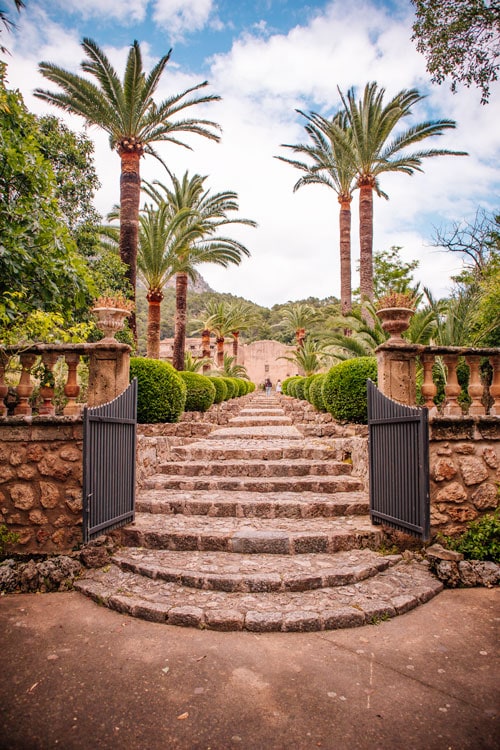 entrance staircase at the Alfabia Gardens in Mallorca