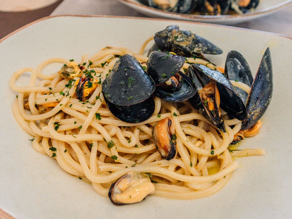 spaghetti with mussels